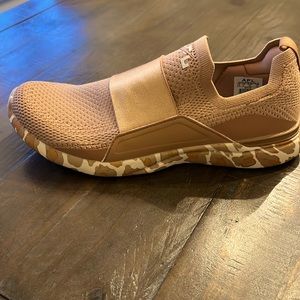 APL TechLoom® Bliss Running Shoes Sneakers in Leopard Caramel New